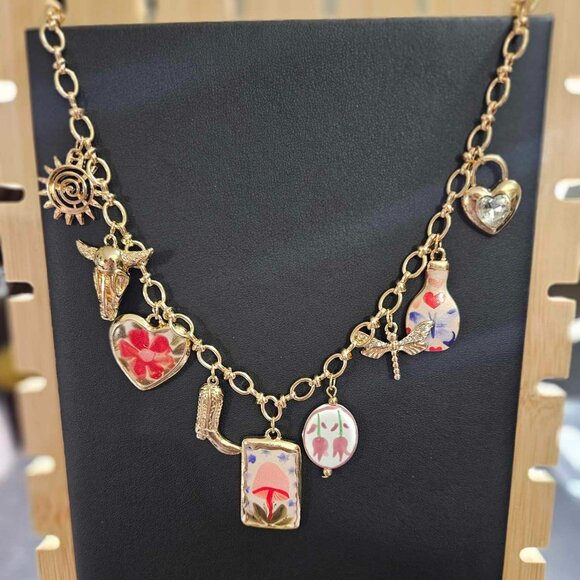 $8 If Bundled! New Beautiful Gold Tone Charm Necklace - Picture 7 of 7